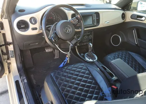 2019 Volkswagen Beetle S z USA, uszkodzony, nr VIN 3VWFD7AT8KM719087